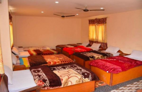 Sauraha Inn